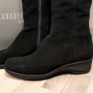 La Canadienne Wedge Heel Black Suede Boots 9